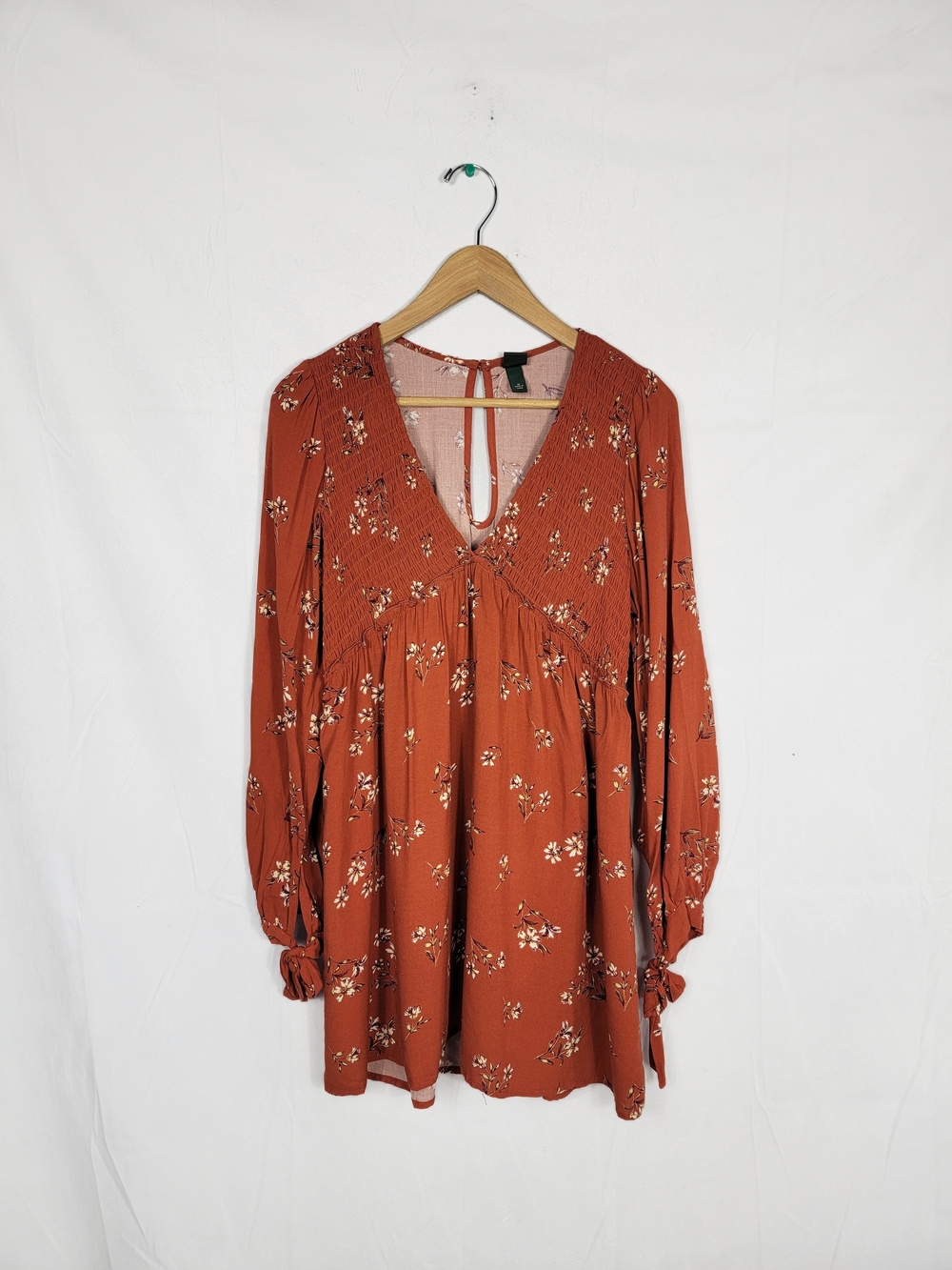 Medium Wild Fable Floral V-Neck Long Sleeve Tunic Dress